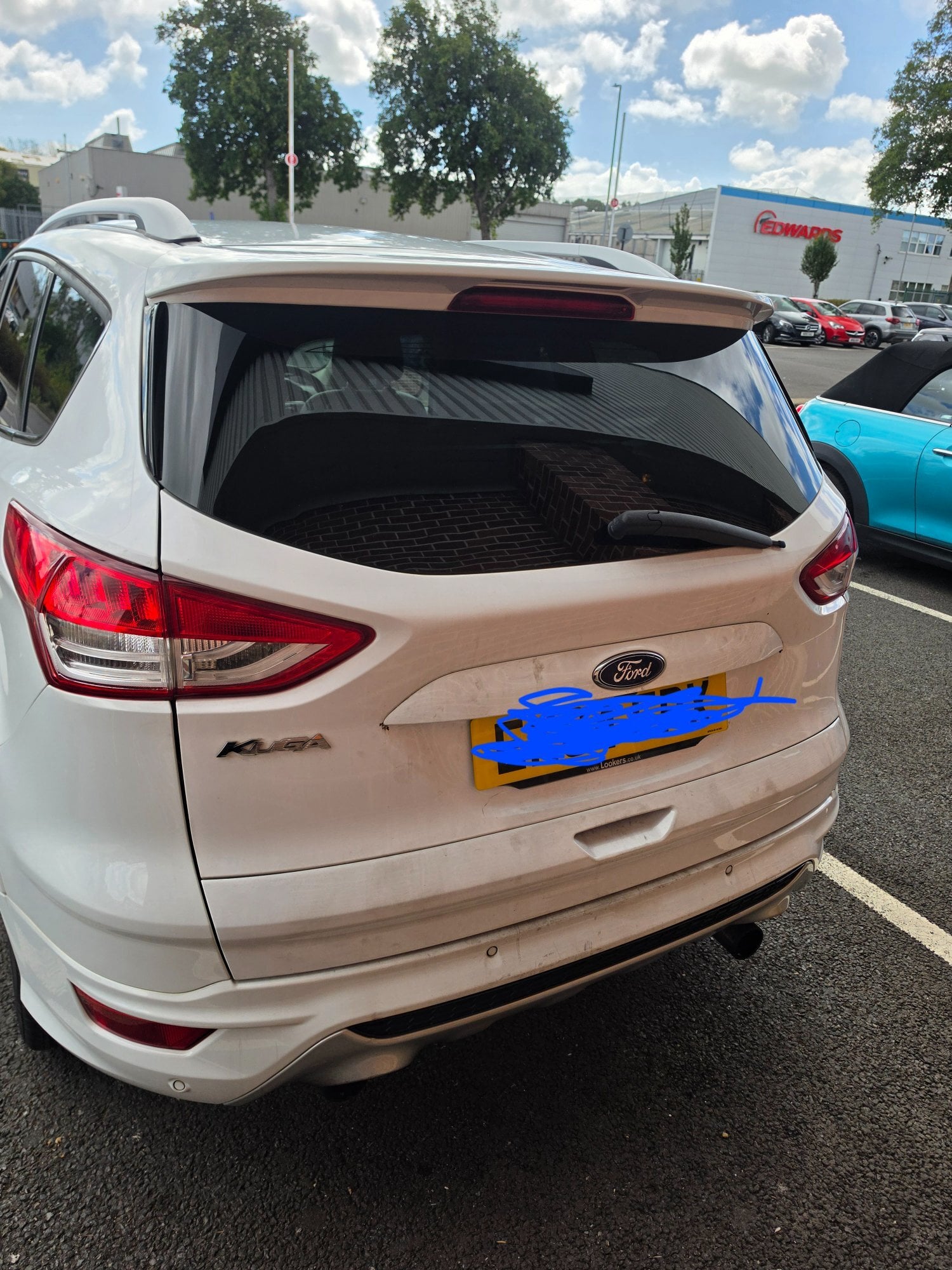 [ berth ]Ford Kuga