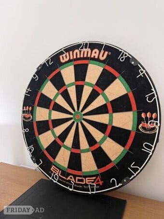 WINMAU BLADE 4 DARTS BOARD