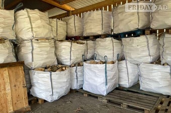 Topsoil , Compost & Logs 