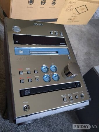 Sony J3MD Mini-Disc/CD/Cassette/Radio Hi Fi System