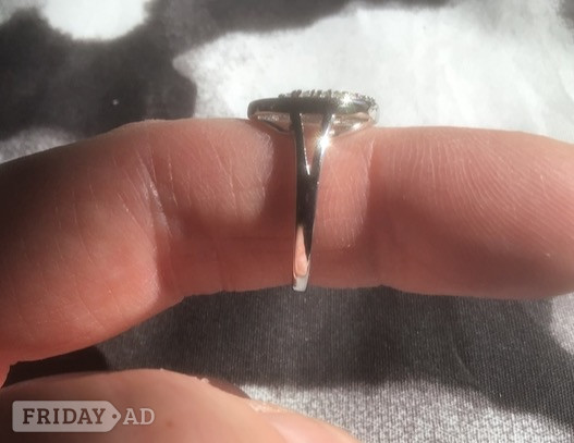 Sterling silver ring - Clothing, Footwear & Accessories