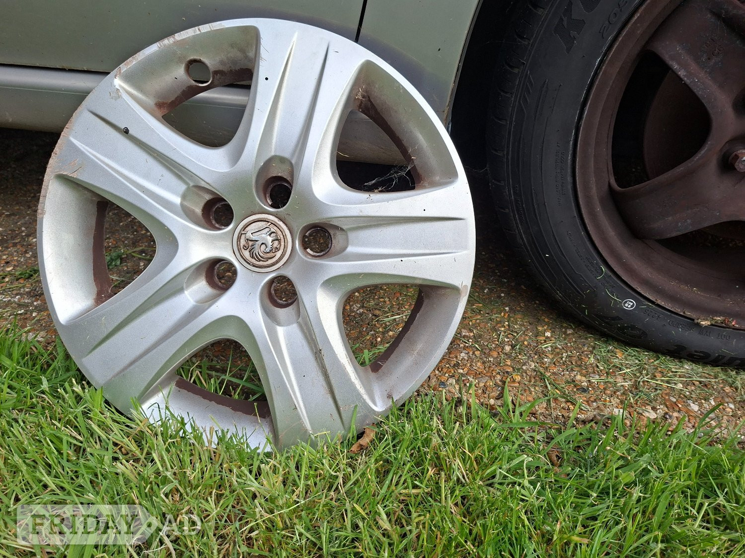 2009 Vauxhall zafira b 1.6 wheels and tyres