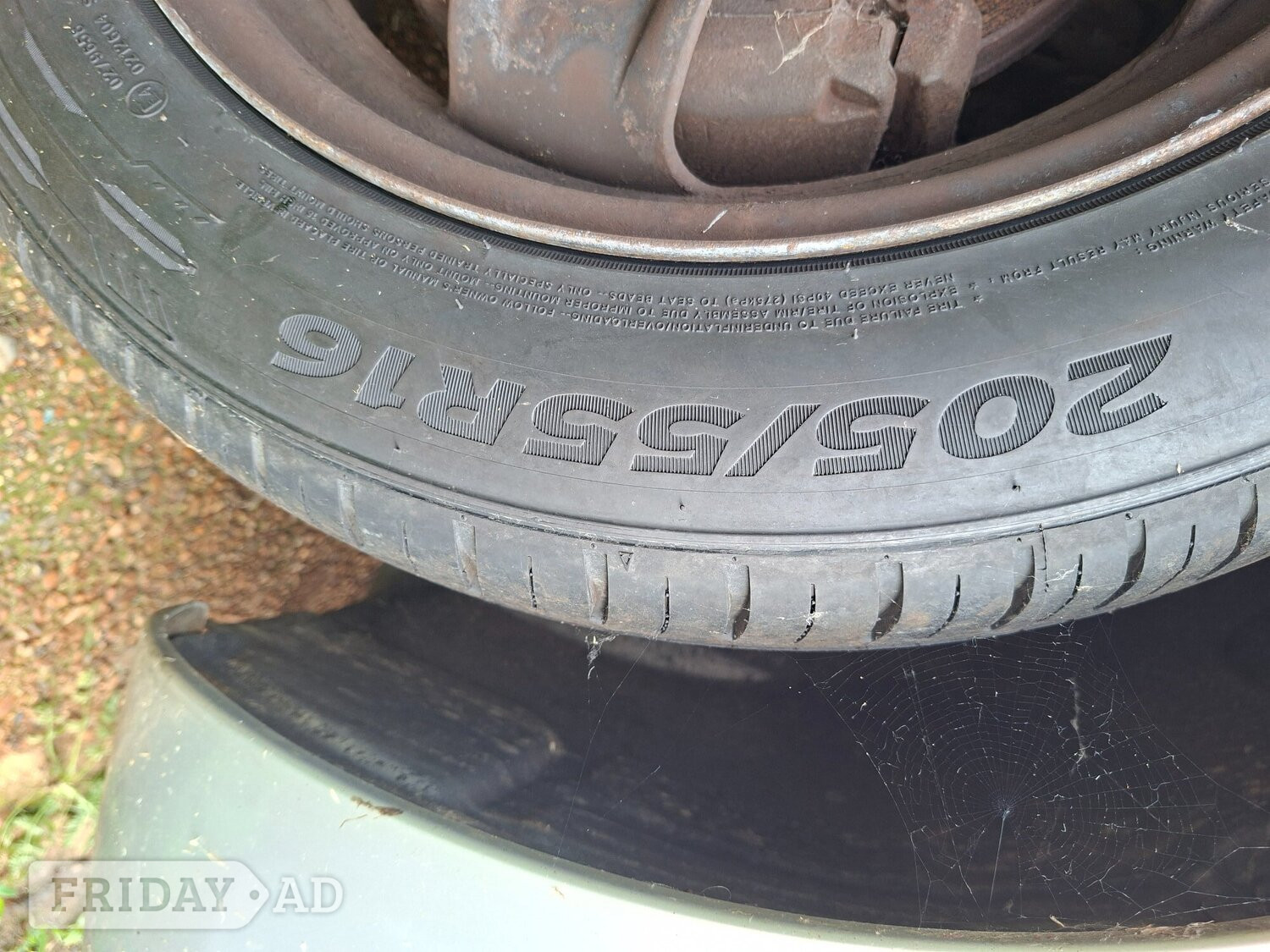 2009 Vauxhall zafira b 1.6 wheels and tyres - Bizarre Bazaar in Eastbourne