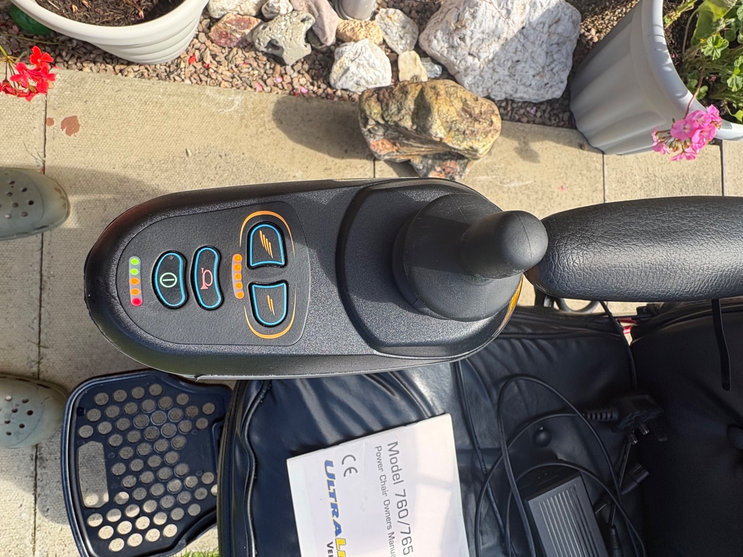 Shoprider Vienna Ultralite 765 electric powerchair New batteries - Mobility