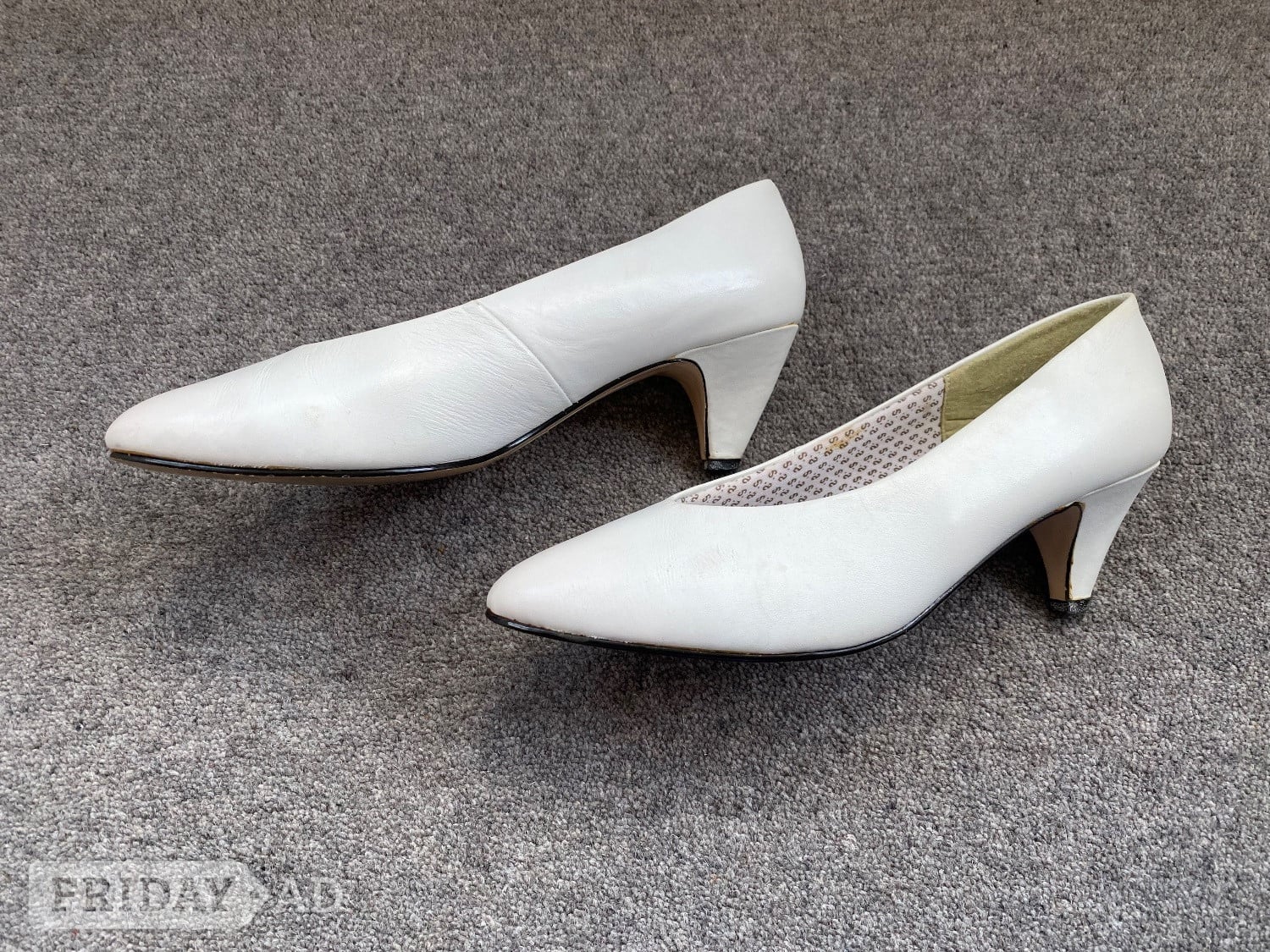 Ladies White Leather Heels - size 6