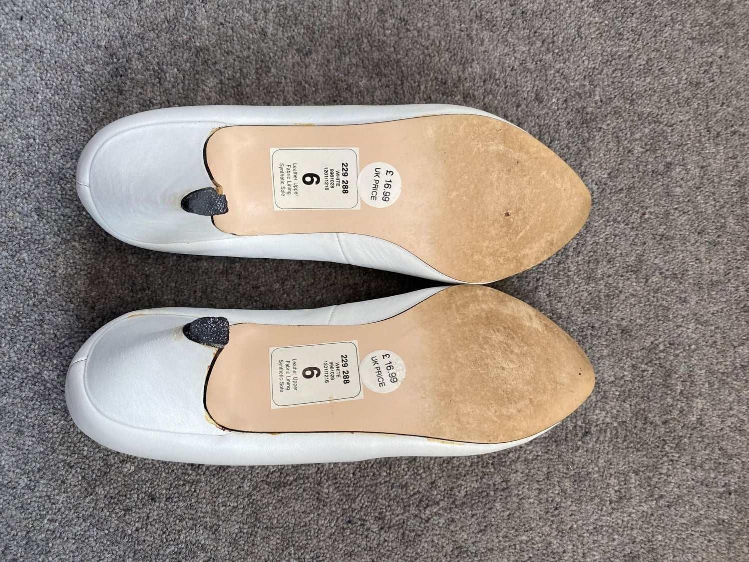 Croydon Ladies White Leather Heels - size 6