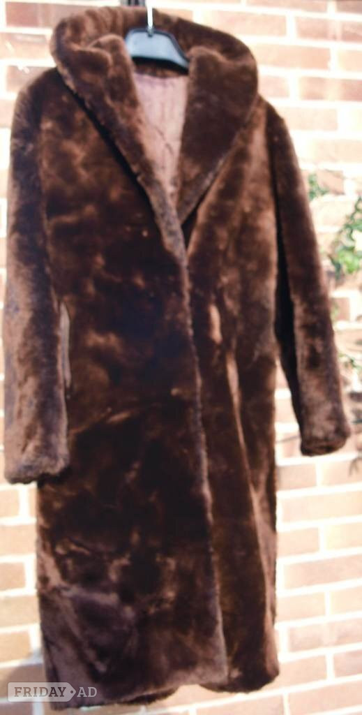 Classic Vintage 1950s 1960s coat