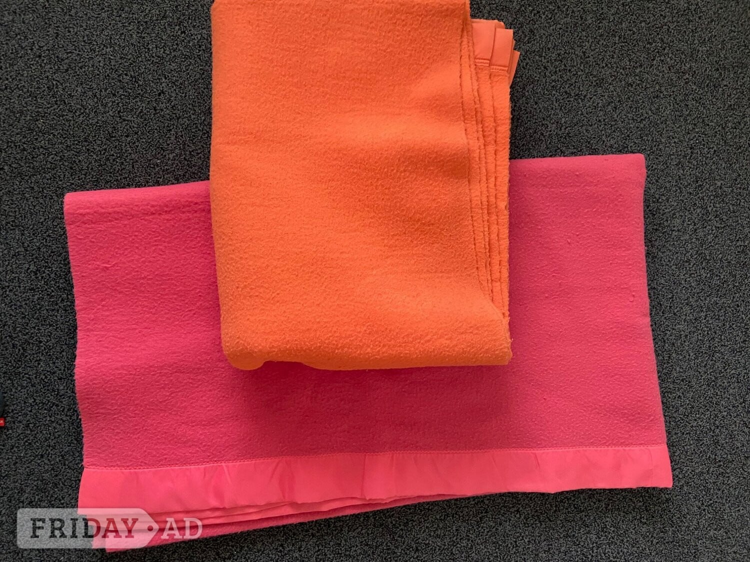 Harrow 2 x Moderna Monaco 100% acrilan warm blanket made in England