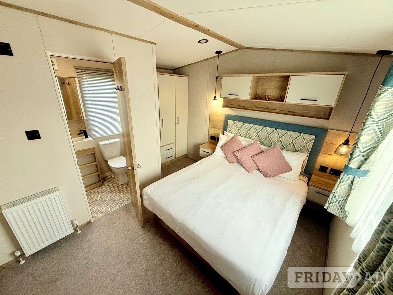 Stunning 2 Bed Caravan With Full Decking  - Travel & Holidays