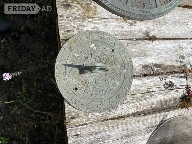 SUNDIAL - ATTRACTIVE