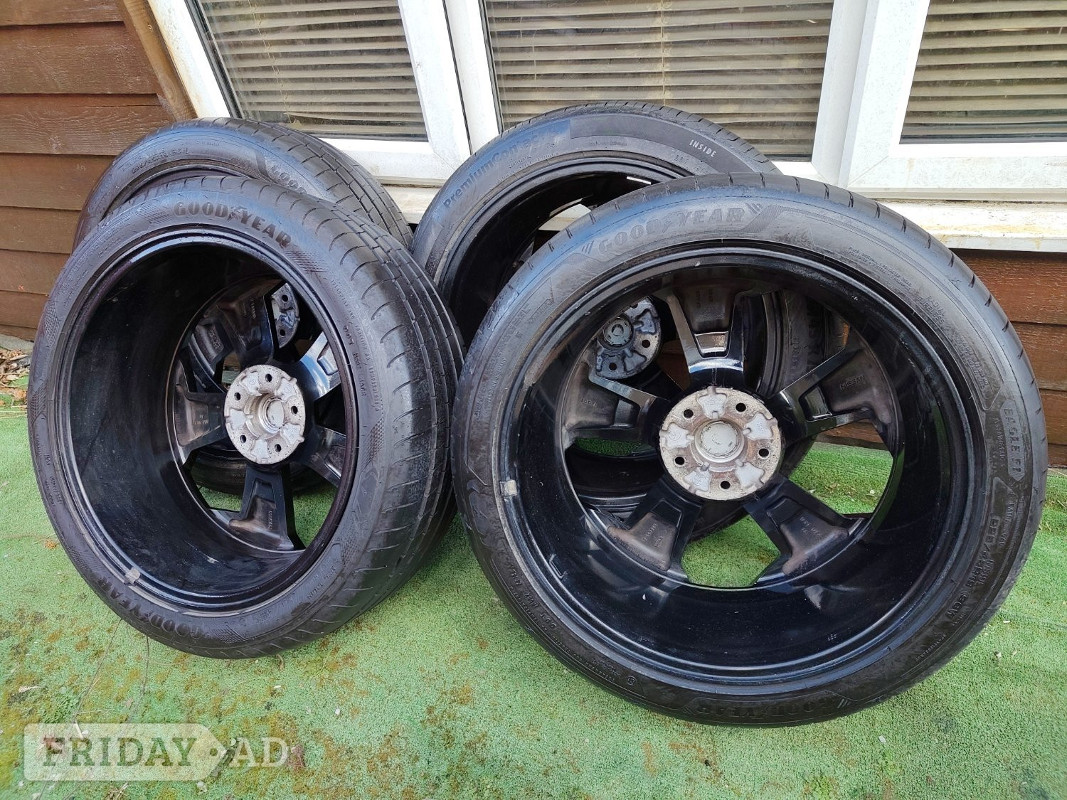 Nissan Juke Genuine 19" Alloy Wheels - Parts & Accessories