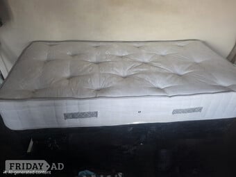 Single divan bed come with black velvet base with 2 large draws  