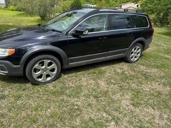 Volvo xc70 crossover 