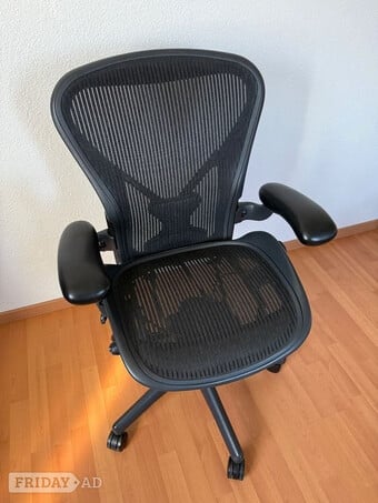 Herman Miller Aeron Size B, colour graphite imported from Denmark