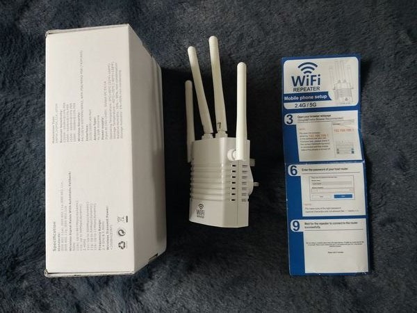 Dual Band Wi-Fi Range Extender/Repeater. Brand New, unused. - Computers & Electronics in London