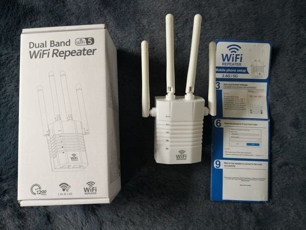 Dual Band Wi-Fi Range Extender/Repeater. Brand New, unused. - Computers & Electronics