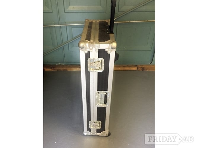 Wheeled instrument/equipment case in Blackwood