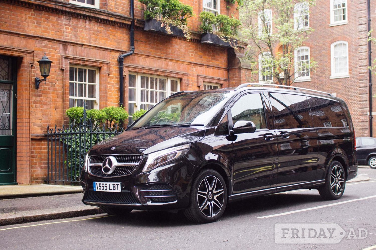 London Mercedes Benz V Class Chauffeur London | Luxury Chauffeur Hire