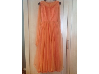 Vintage apricot Bridesmaid dress. Size 6
