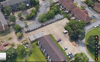 HP2 ~ Lock up Garage ~ For sale ~ Hemel ~ Wide turning 