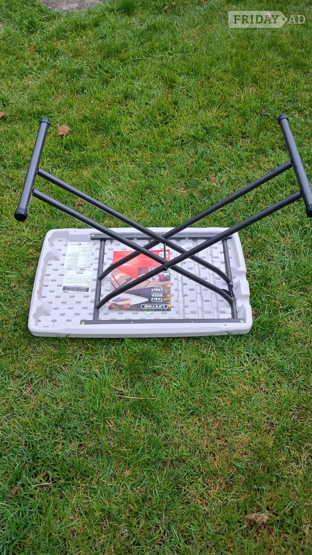 Eastbourne Small pop up table
