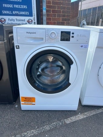 HOTPOINT 8KG WASHING MACHINE