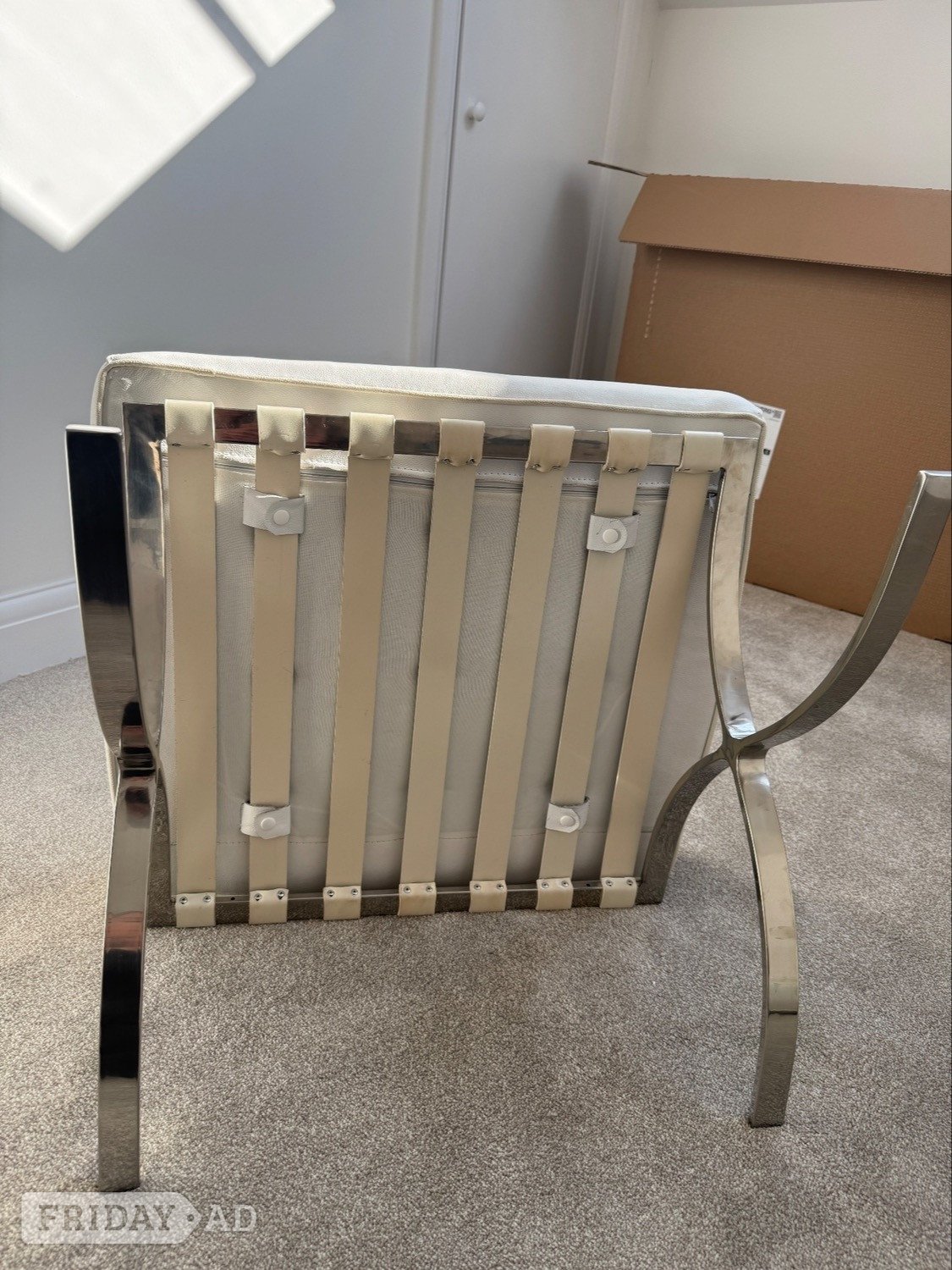 Barcelona white leather stool - Furniture in Hove