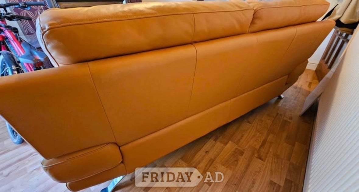 Italian real leather Retro sofa in Manchester