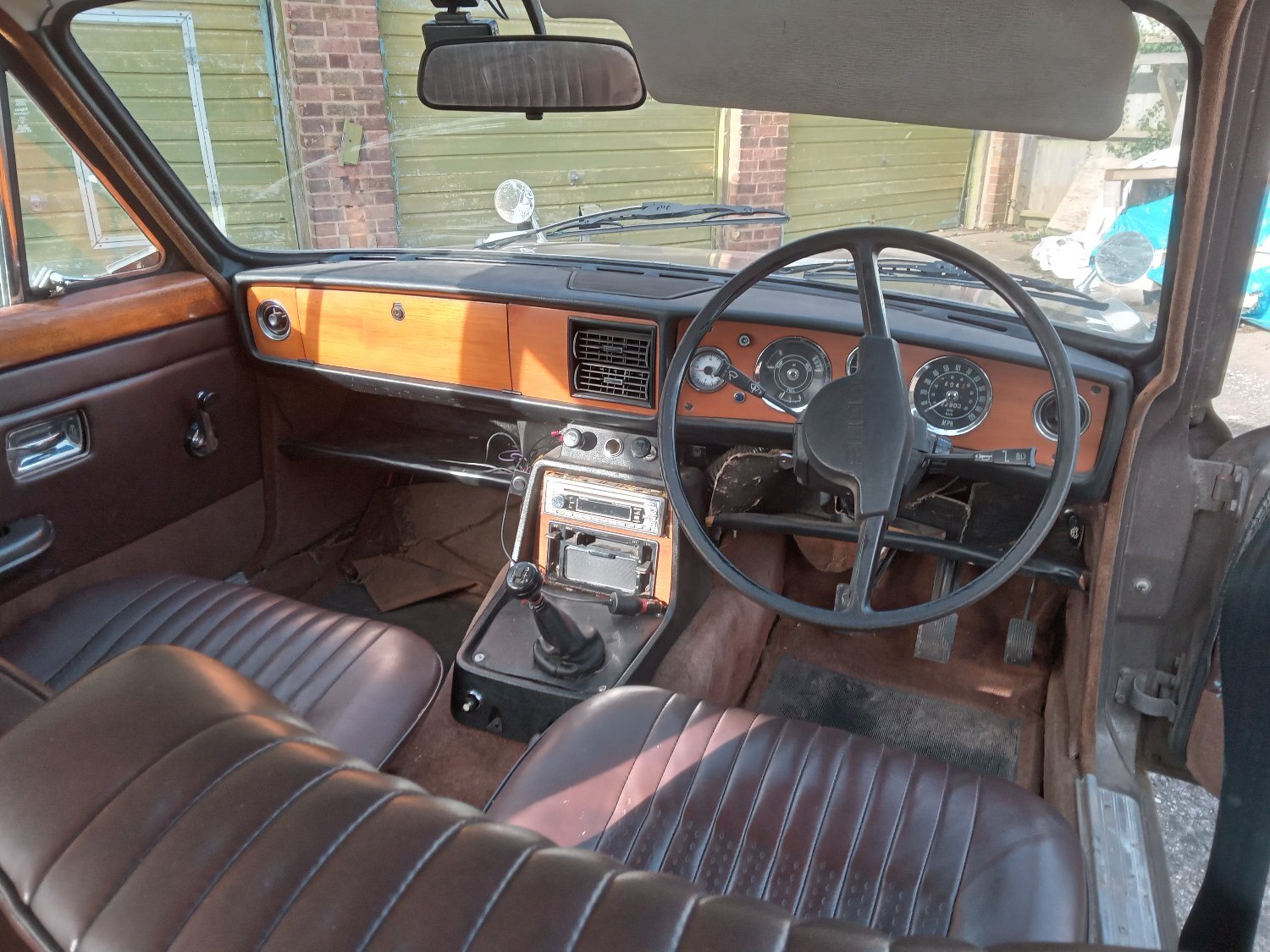 [ berth ]Triumph 2000