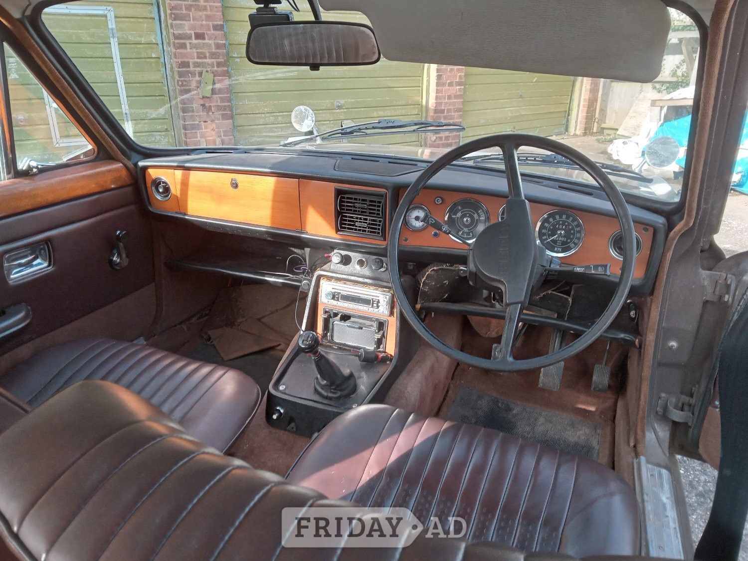 [ berth ]Triumph 2000