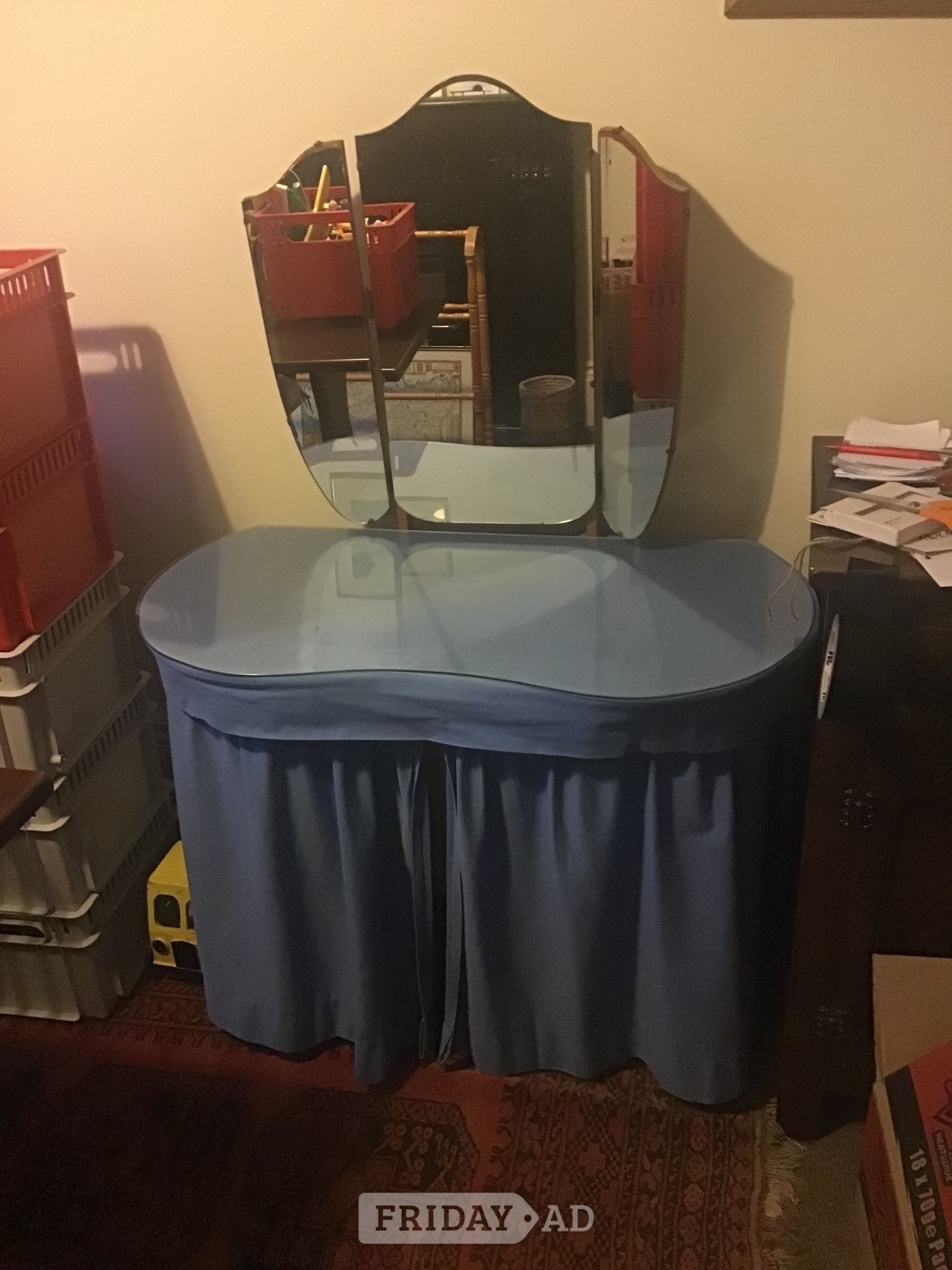 Dressing Table with mirror in Sevenoaks