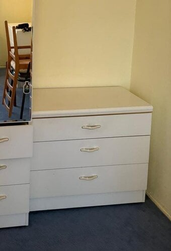 Chest of drawers 