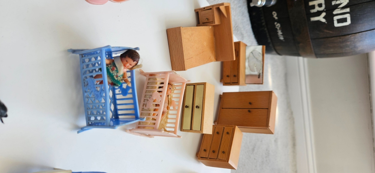 Dolls House and Barbie Furniture - Antiques & Collectables