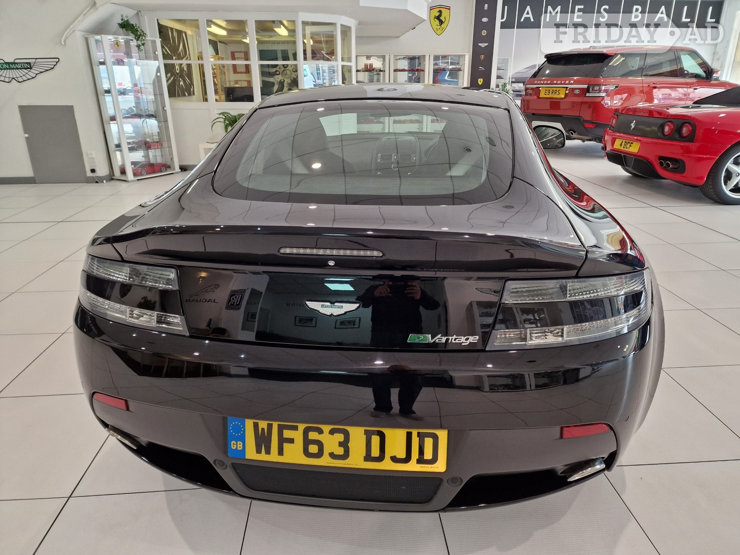 Aston Martin Vantage 2013 - Cars