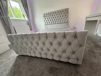 DOUBLE - ROMNEY DIVAN with 4 drawers floor standing headboard -