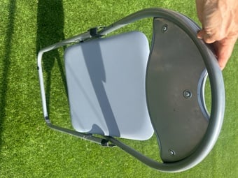 2 folding chairs