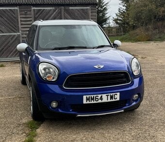 Great little Mini Countryman. New MOT till October 27.