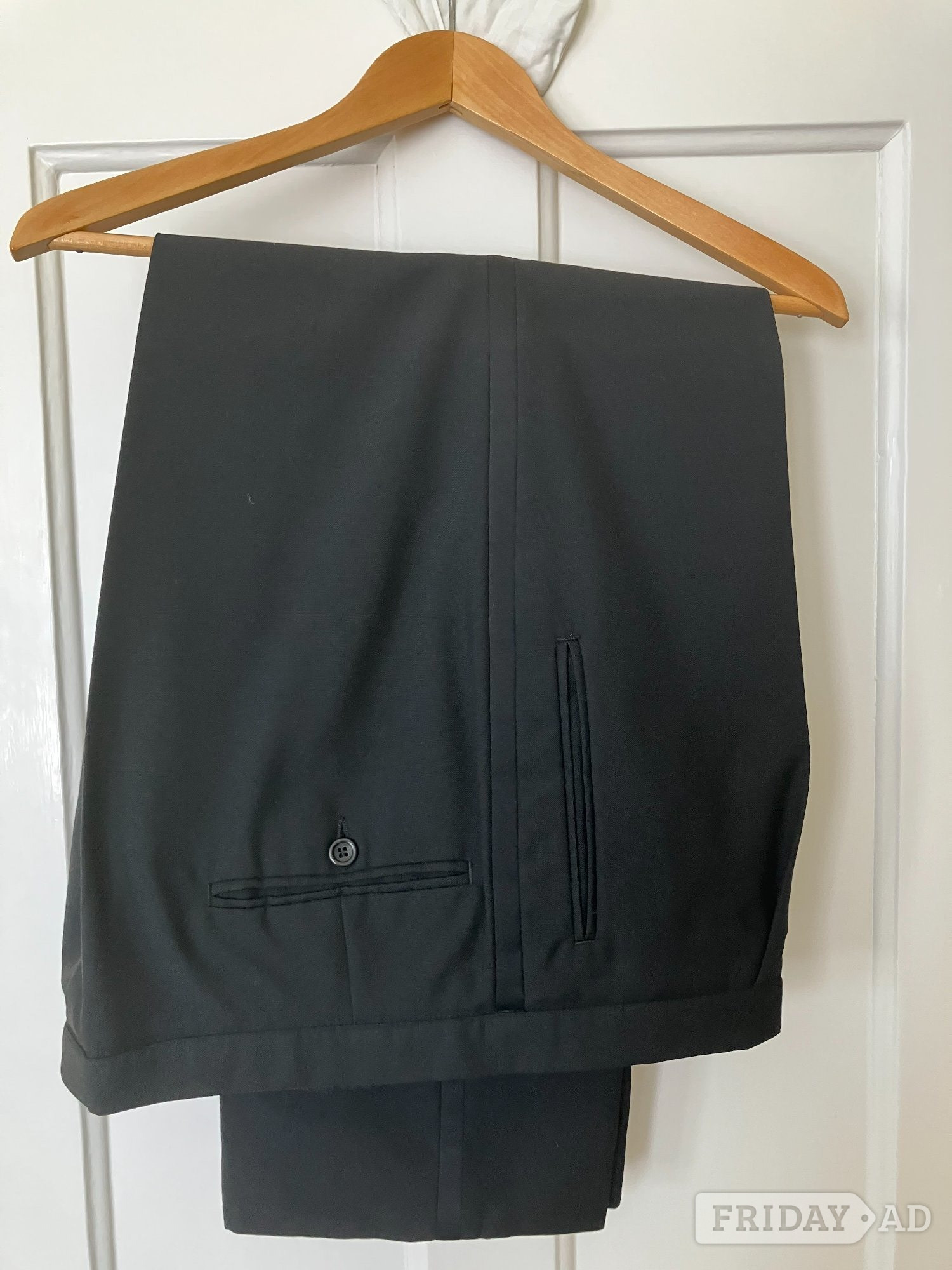 Gents Formal Dinner suit. (Black).