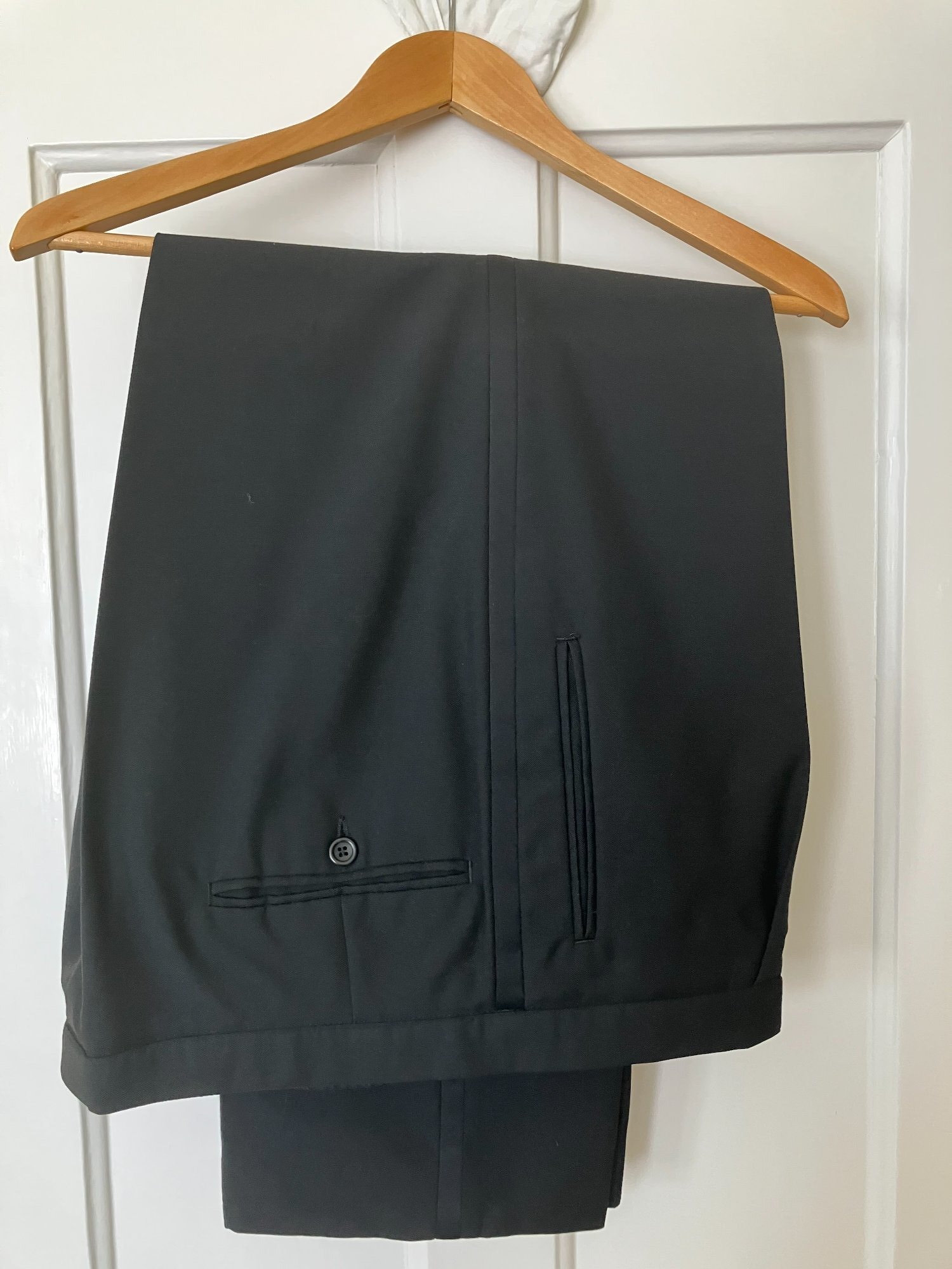 Gents Formal Dinner suit. (Black).