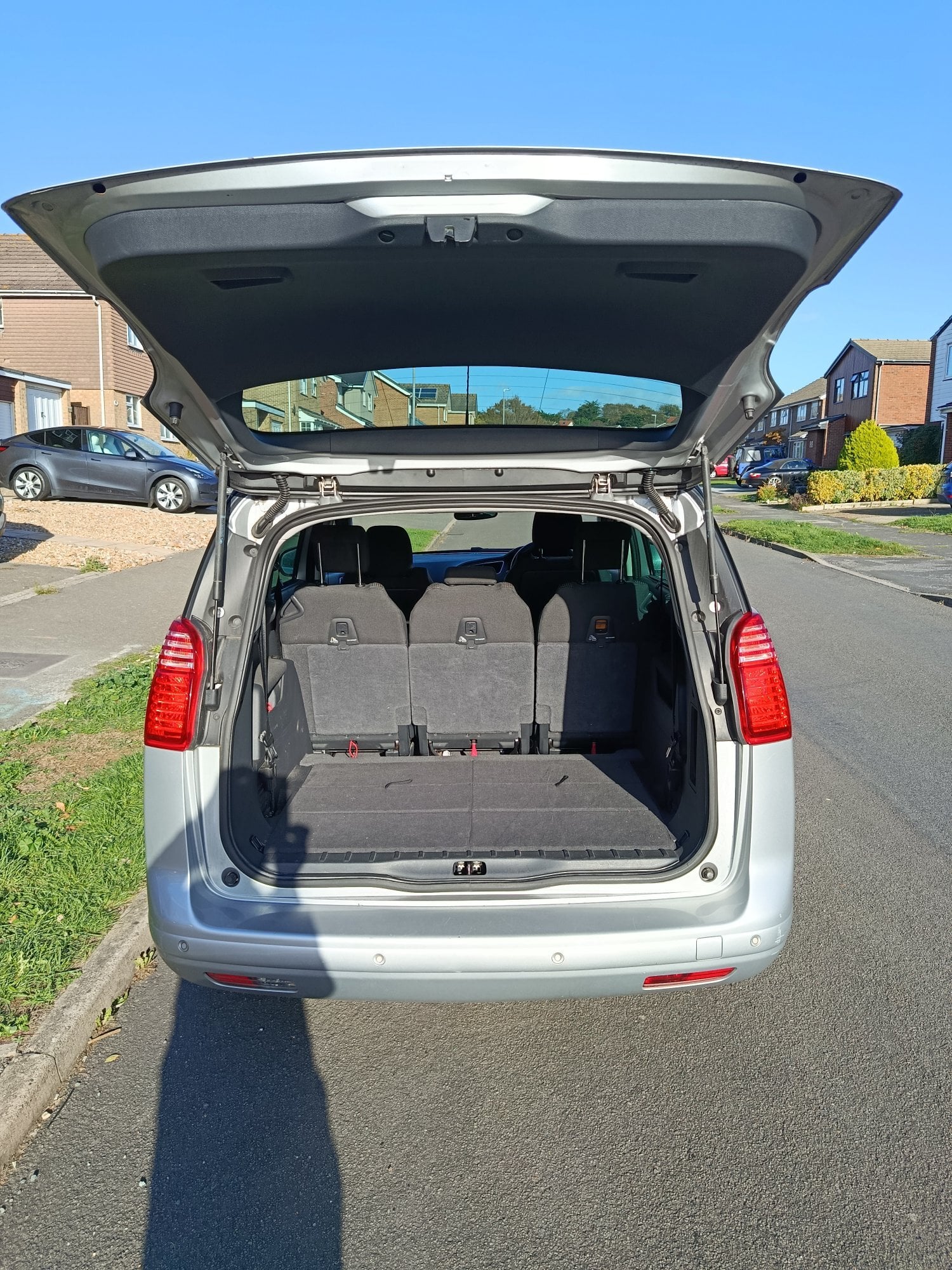 [ berth ]Peugeot 5008