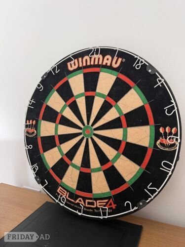 WINMAU BLADE 4 DARTS BOARD in Hastings