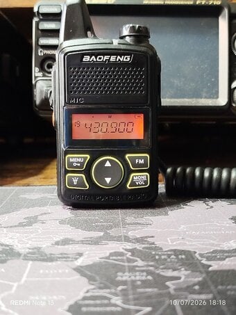Baofeng BF-T1 extra small UHF walkie-talkie 20 program channels