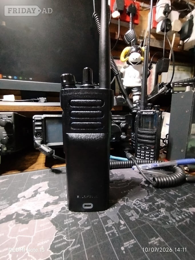 Steyning Baofeng UV-32 10-watt UHF/VHF multi-band handheld radio