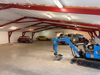 3300 SQFT Workshop, storage space Available now