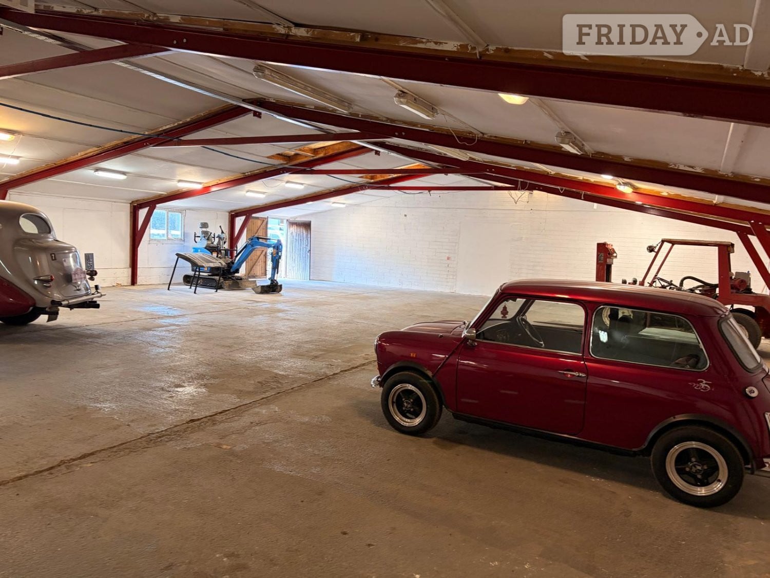 3300 SQFT Workshop, storage space Available now