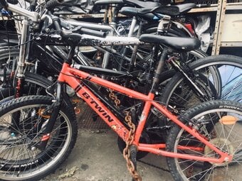  bike se166qe mix of the speed of a road racer fixie bike massive