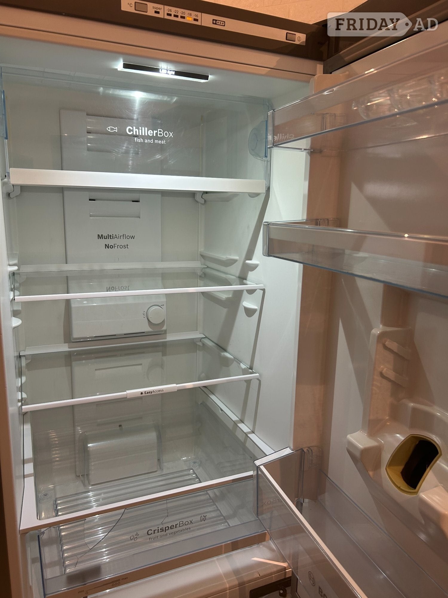 BOSCH STAINLESS STEEL FRIDGE FREEZER