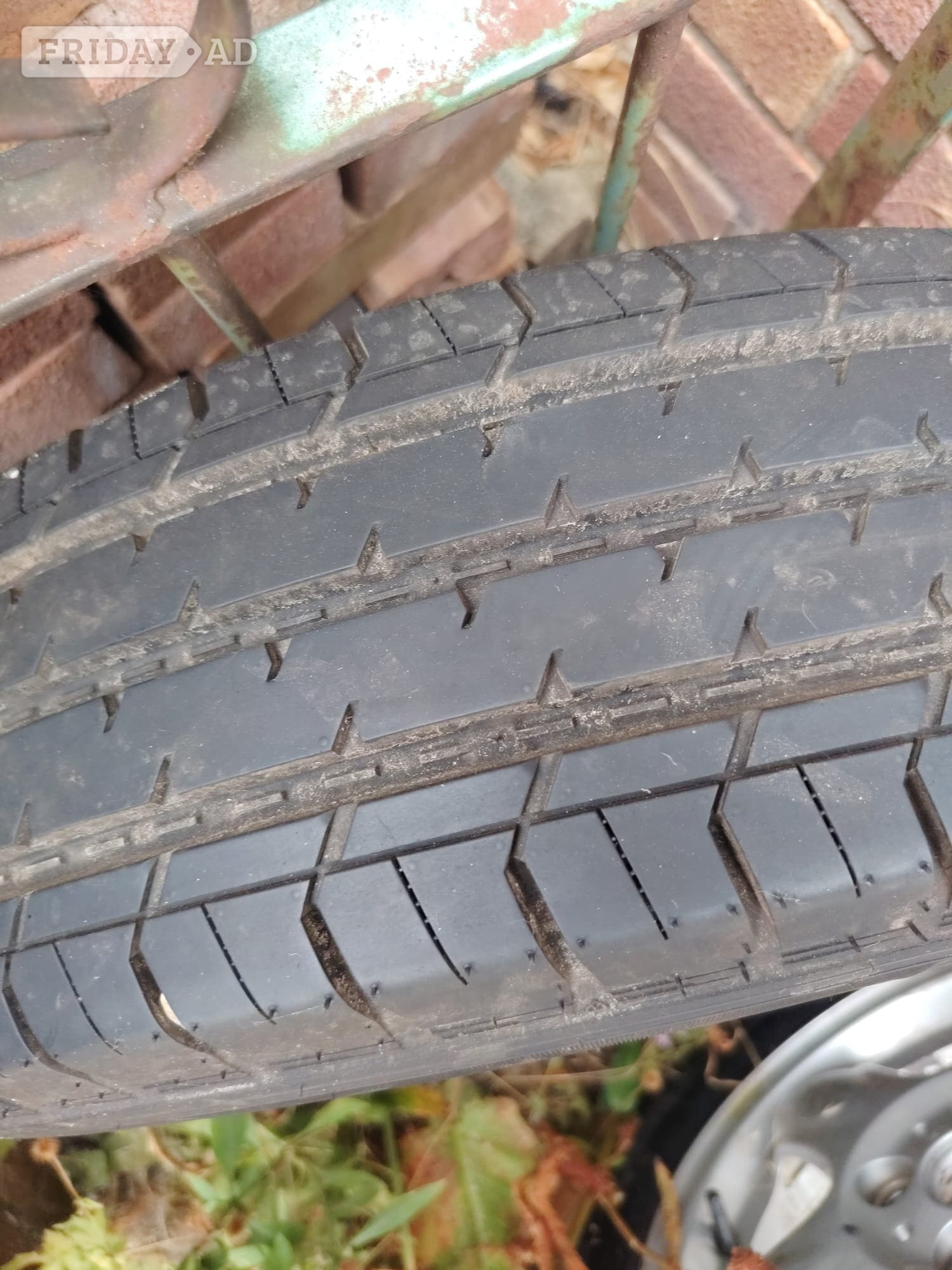 set of 2 alloys 4 stood with brand new tyers 185r 15 - Parts & Accessories in Leicester