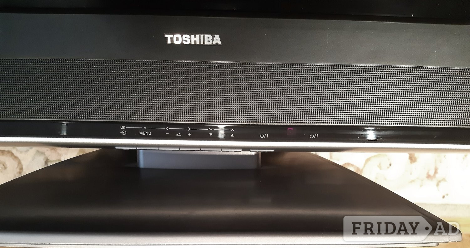 East Grinstead 32” Toshiba model 32WLT66 LCD TELEVISION