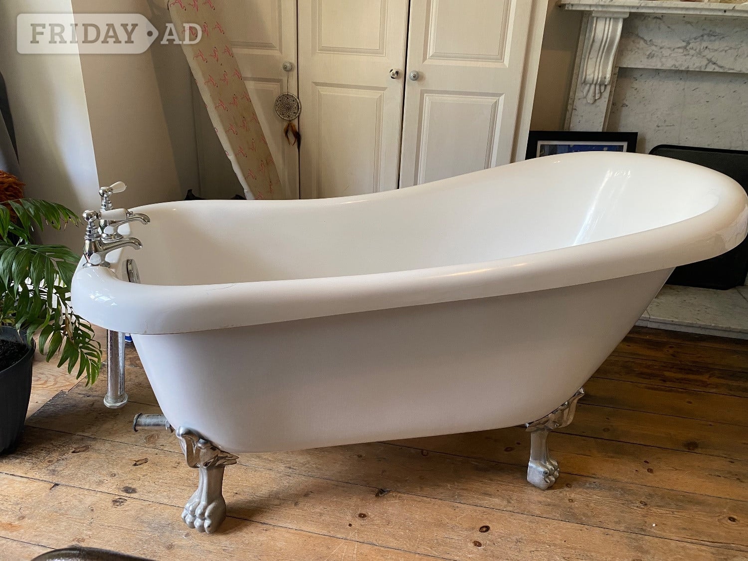 Freestanding bath Victorian style slipper bath with taps